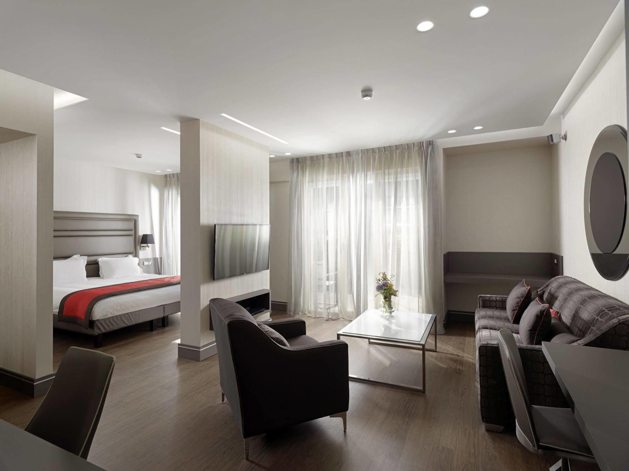 Holiday Suites Athens Luaran gambar